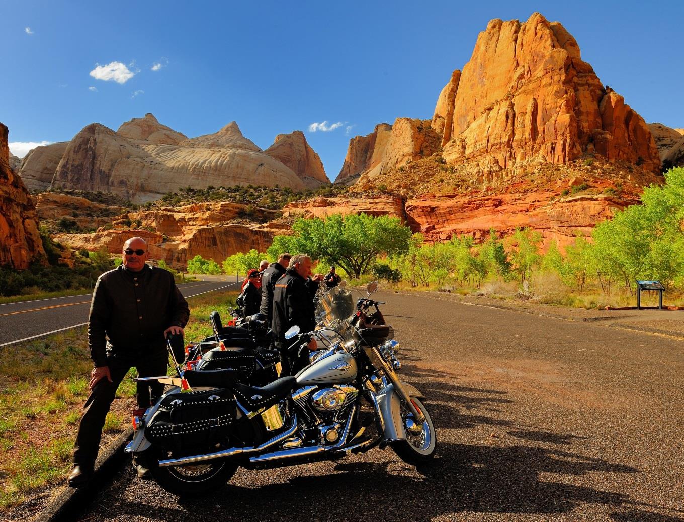 Easy Rider Motorcycle Tour 13.6-29.6.2016 Mistä se kaikki alkoi? Vuonna 1969 ilmestyi koko moottoripyöräkansaa liikuttava elokuva Easy Rider.