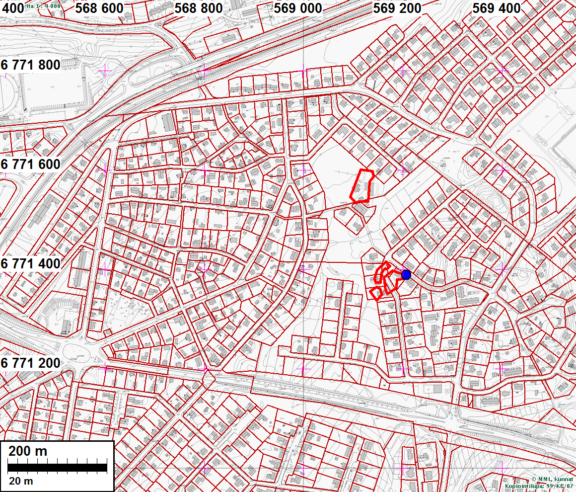 44 Hartikkalan kylän Hakalin ja Tupasen isojaon aikaiset tonttialueet on merkitty punaisella viivalla. Pohjoisempi tontti on Hakali ja eteläisempi Tupanen.