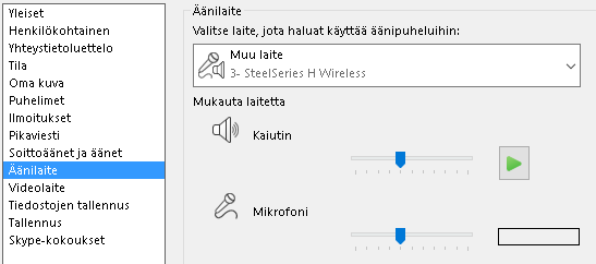 klikkaa Skype for Business pääikkunan oikeassa reunassa näkyvää rattaan kuvaketta päästäksesi asetuksiin.