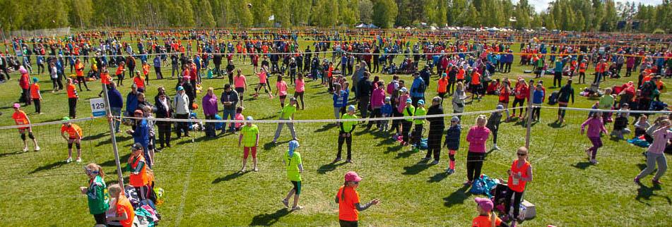 Pelaaminen Beach volley ja lentopallo tarjoavat monipuolisia ela myksia, harrastusmahdollisuuksia, hyvinvointia, liikuntaa, urheilua ja yhdessaöloa seka mahdollisuuksia vapaaehtoistyoḧo n ela ma