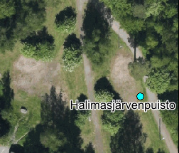 2 -alue 214 m 2, 331 m 2 pelikenttä, pallottelu, kesällä Halimasjärven rantakäytävän varrella olevat pienet nurmettuneet kentät kenttien välissä puiset maaportaat 2 kpl