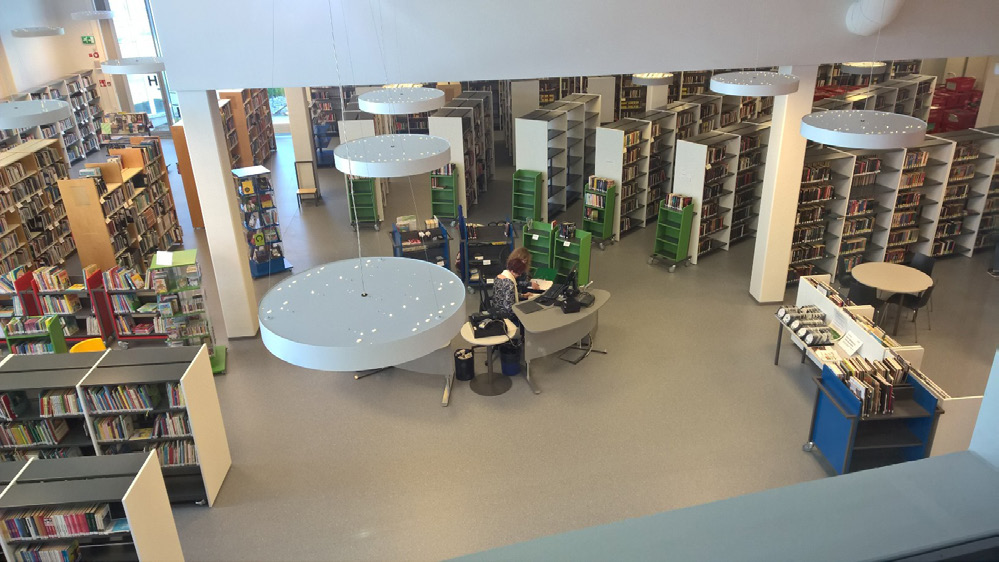 HÄMEENKYRÖN KIRJASTO uusissa tiloissa Monitoimikeskus Sillassa Kirjasto avoinna kesäaikaan 1.6.