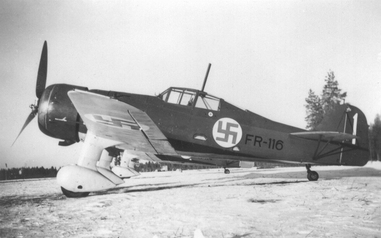 Talvisodan alkaessa "Ukko-Mokker" oli juuri ja juuri ajanmukainen ja se oli silloin ilmavoimien päähävittäjä.