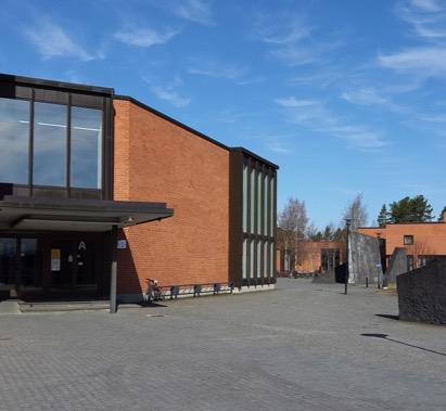 Työpaikkatavoite: + 300 Asukastavoite: + 400 Kustannusarvio: Toteutusaika: Korit 1-3: Vaiheittain vuoteen 2030 YLEISKUVAUS Mehtimäen kampus alue käsittää tässä yhteydessä Itä-Suomen yliopiston