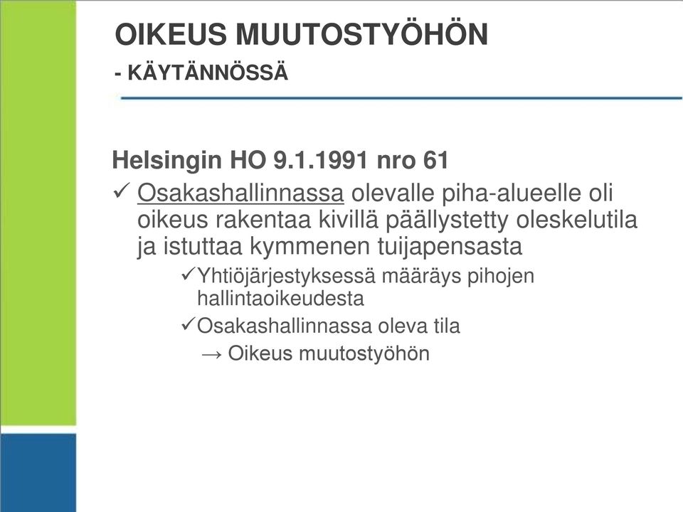 kivillä päällystetty oleskelutila ja istuttaa kymmenen tuijapensasta