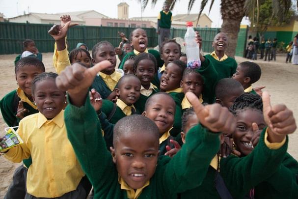 Lukemaan opettamisen verkko-oppimisympäristön (elearning) kehittäminen bantukieliin Saharan eteläpuoleiseen Afrikkaan (TaleAfrica) Projektin vetäjä: Pia Krimark Henkilöstö (2015): Asta Kaipainen, Pia