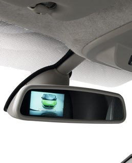 TRAFIC NAVI+ Uudessa Renault Traficissa on tavaratilan uudistusten ansiosta nyt luokkansa pisin kuljetustila. Myös moottorimallisto on uudistunut kahden uuden TwinTurbo-moottorin myötä.
