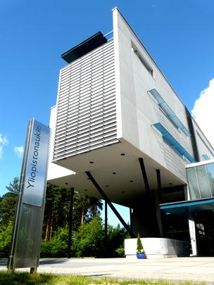 Oulun yliopisto Oulussa on Suomen toiseksi suurin yliopisto, 15 000