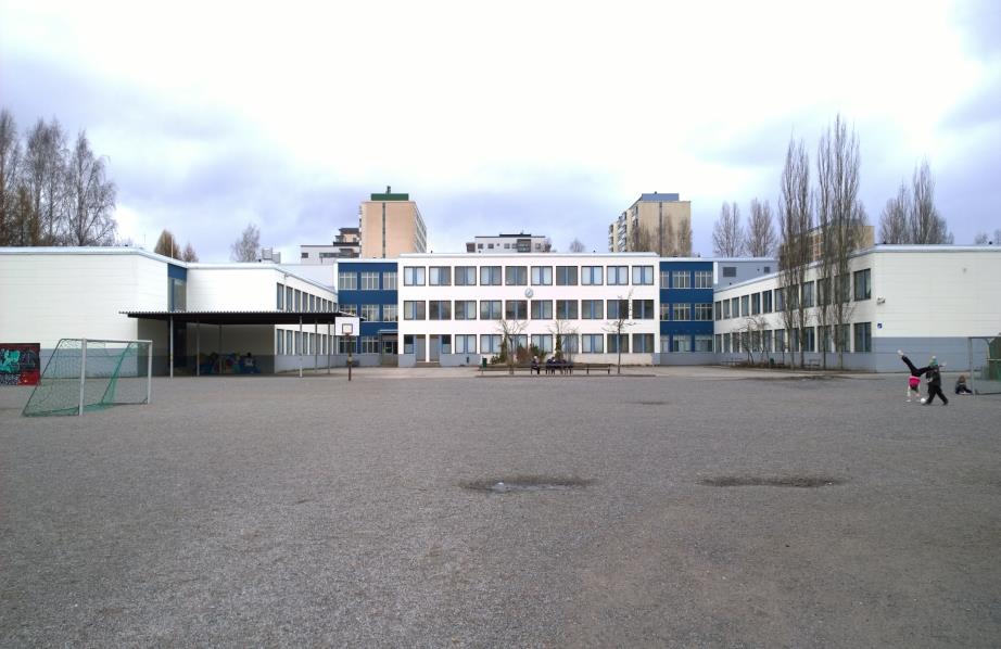 III Palvelujen yhteistuotanto asuinalueiden kehittämisessä Tampereen kaupungin projekti LähiVoimala - Osallisuus ja yhteisöllisyys alueen voimavaraksi Liikkeelle asuinalueella