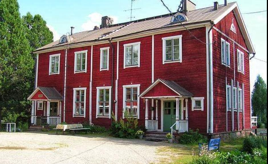Mäntyjärvi. Kaavin kulttuuriympäristöohjel massa (1998) alueen kauneusarvoiksi sanotaan punamultaiset talot kylän keskustassa ja kylänraitti sekä Mäntyjärven ympäristö.