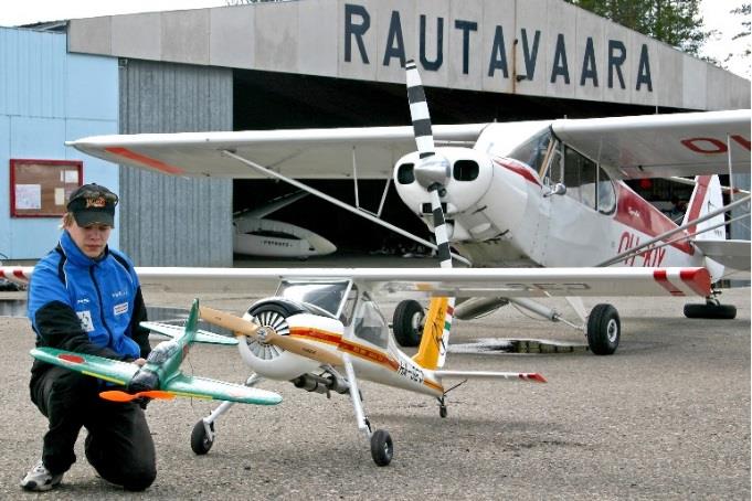 Noin 100 lennokkikerhoa joista 63 on SIL:n jäseniä Noin 70 lennokkikenttää tai lentopaikkaa, joissa on säännöllistä lennokkitoimintaa Kilpailutoimintaa FAI luokissa ja kansallisissa luokissa: