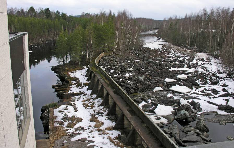 Vesien hydrologismorfologinen tila kertoo vesimuodostuman vesiolosuhteista, vaelluskelpoisuudesta sekä uoman rakenteesta. Yksittäisiä tekijöitä voivat olla esim.