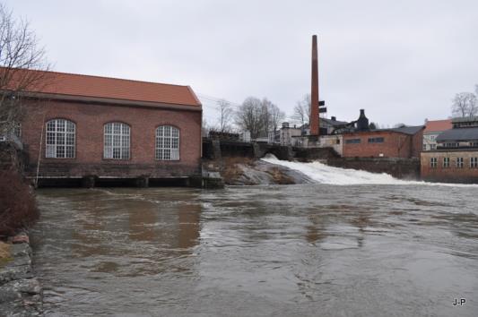 Kalatiet Hankkeessa on keskeisenä tavoitteena uhanalaisten ja vaarantuneiden vaelluskalakantojemme elinvoimaisuuden vahvistaminen.