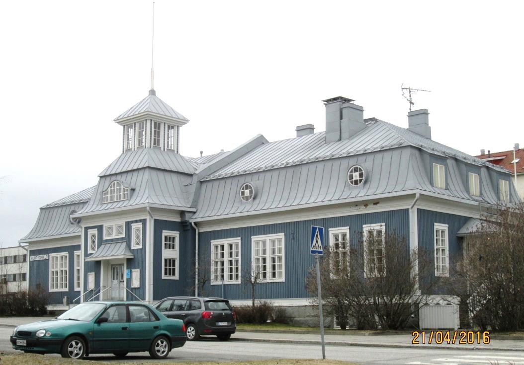 Kirkkokadun varrella entinen suojeluskuntatalo, nyk.