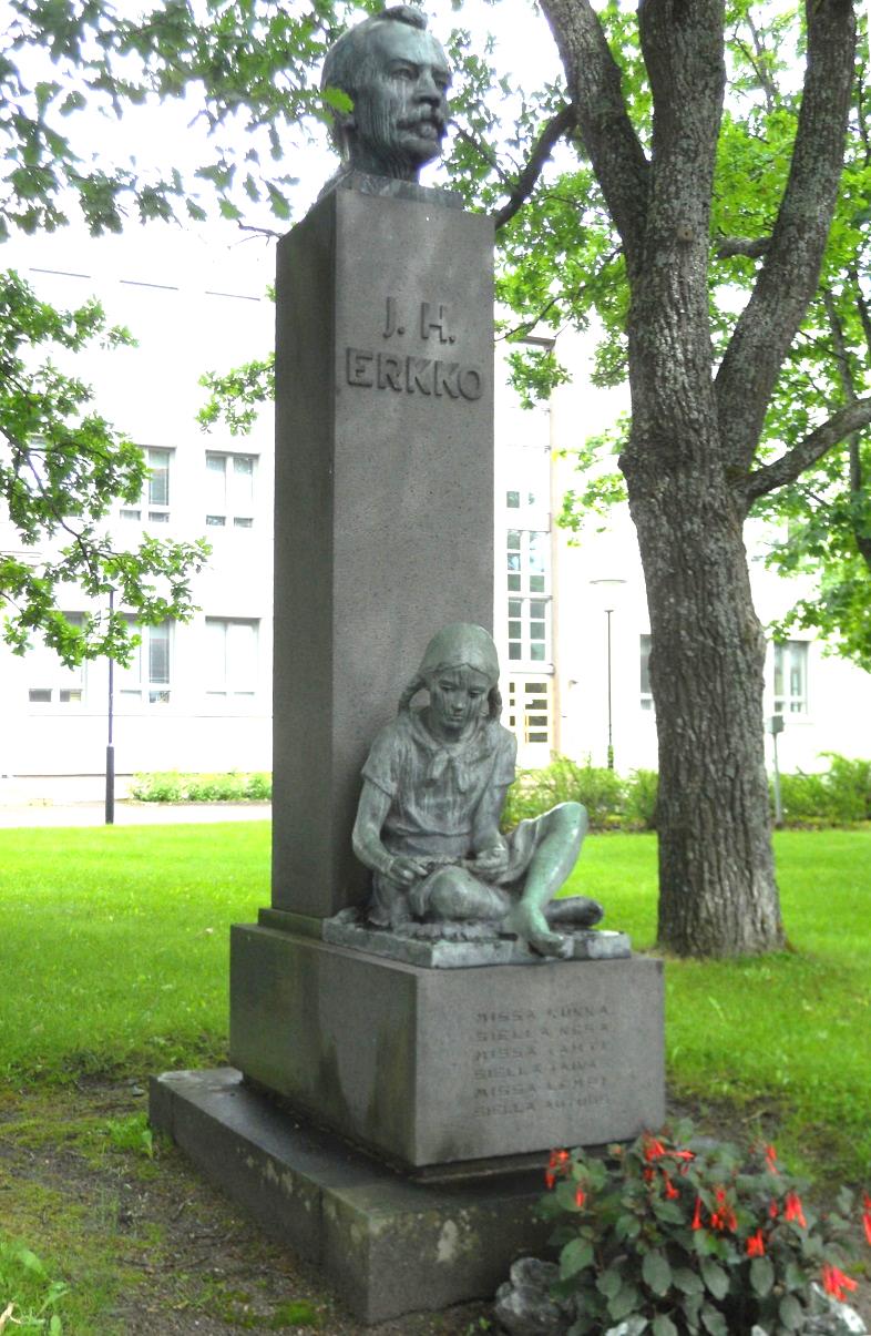 Aukusti Veuro (1886 1954) oli kotoisin Sääksmäeltä ja hän opiskeli kuvaveistoa Emil Wikströmin oppilaana Visavuoressa sekä Taideyhdistyksen piirustuskoulussa Helsingissä.