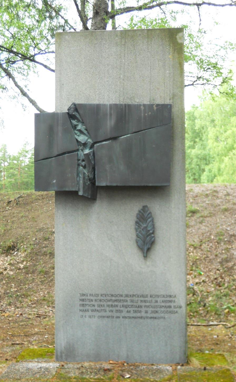 Ajan railo Ajan railo on professori Pentti Papinahon suunnittelema ja valmistama veteraanimuistomerkki, joka sijaitsee Jymylinnan mäellä. Muistomerkki on paljastettu vuonna 1972.