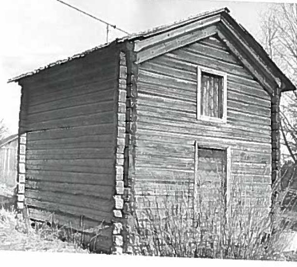 Laukkalan aitat ja puotitalli on maakuntakaavan kohde, jossa on kolme aittaa: ruisaitta 1777, otra-aitta 1898 ja kuvan puotitalli 1830.