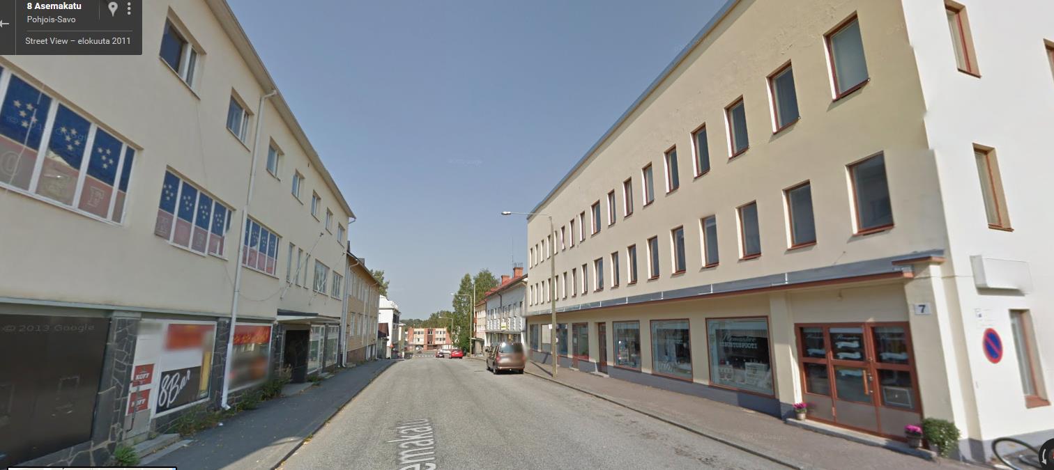 Vasemmalla Asemakatu 8, ent. Kalla, sodan jälkeen rakennettu. Vastapäätä Erälä, tyylipuhdasta funktionalismia, rakennettu sodan aikana 1939-43. Asemakatu 3, ent. yhdyslinna, nyk.