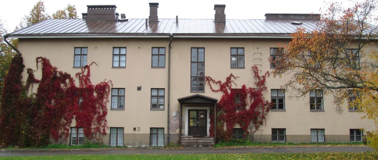 Entisen Länsi-Savon maamieskoulun 1920-luvun rakennukset.