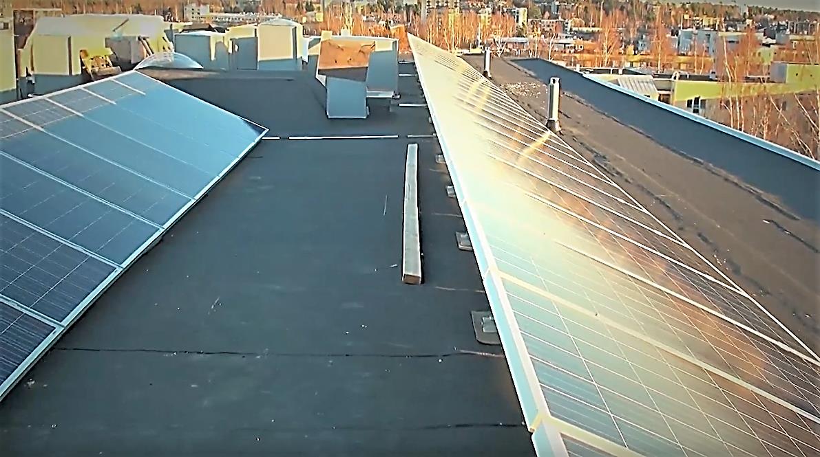 Aurinkopaneeleilla energiaa Poliisi- ja oikeustalon tontti keskustassa, As Oy Iitankulma Yhteensä viisi kerrostaloa, joista