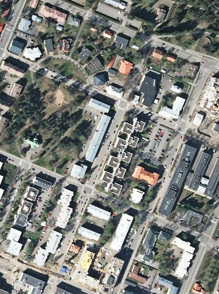 Pyöräkatu Kauppakatu välillä Yläsatamankatu-Rauhankatu Ajorata päällystetään punaisella