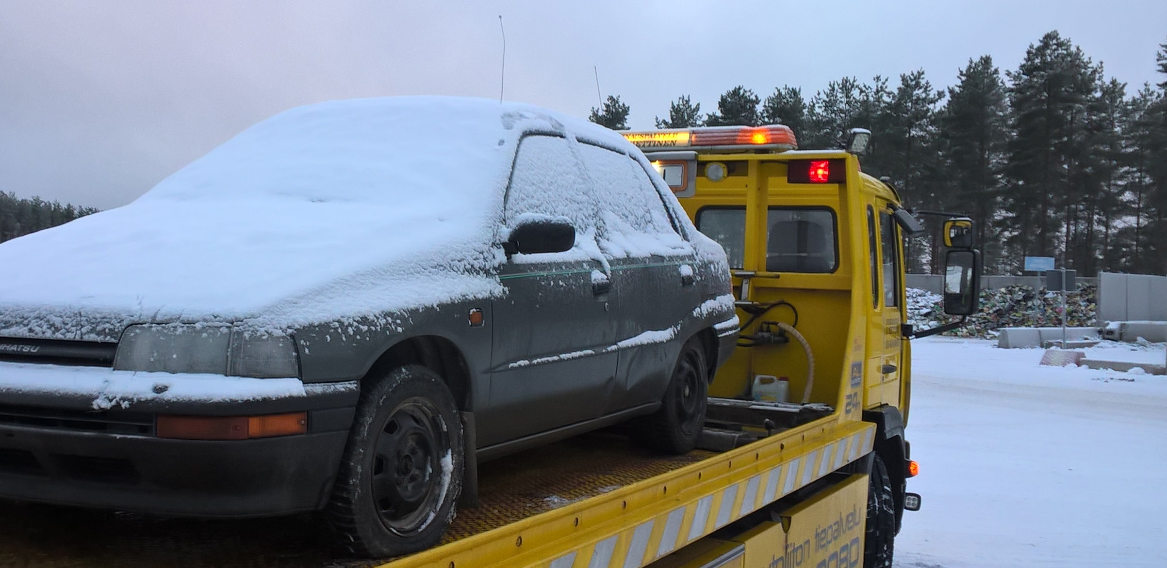 Romuajoneuvotehtäviä Ympyröi YKSI oikea vaihtoehto 1. Romuajoneuvoja ovat a) kaikki ruostuneet autot b) vain henkilöautot ja pakettiautot c) kaikki käytöstä poistetut ajoneuvot 2.