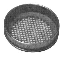 40 Kuva 12. Seulasarja asennettuna täryttimeen sekä yksittäinen 8 mm seula. (Jääskeläinen 2011, 17) Pesuseulonta Pesuseulontaa käytetään, jos maa-aineessa on runsaasti hienoainesta.