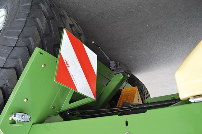 Pos: 39.73 /Ü berschriften/ü berschriften 2/P-T/SStützfüß in Transportstell ung schwenken @ 38\mod_1266570711105_71.docx @ 353206 @ 2 @ 1 Pos: 39.