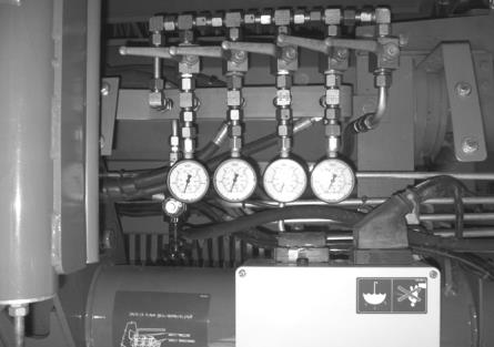 Pos: 61.2.9 /BA/Ersti nbetriebnahme/ladewagen/z wangslenkung/ei nspur en_bild_tridem Z X @ 239 \mod_1395060710964_71.docx @ 1885420 @ @ 1 Pos: 61.2.10 /BA/Wartung/Ladewagen/Einspuren @ 171\mod_1370351166680_71.