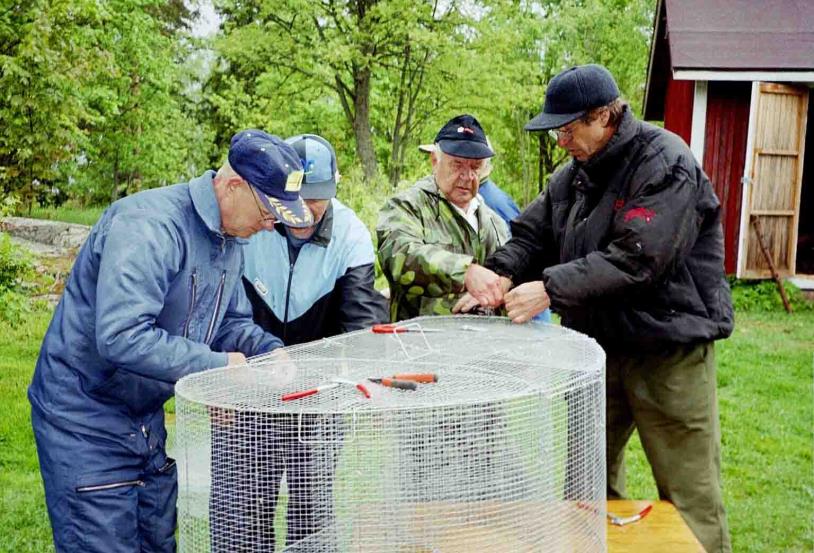 Hoitokalastuksen menetelmiä Katiskat Kokotiheitä rautalankakatiskoja voi käyttää pienempien järvien hoitokalastukseen Helppokäyttöisiä, voi