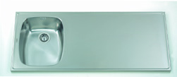 CLASSIC TUOTEKUVA/MITTAPIIRROS NIMI/TYYPPI Classic-pesupöydät NESTORI-PESUPÖYTÄ Altaiden syvyys: 120/150 mm Soveltuu vasen- ja oikeakätiseksi S-mitta pikkualtaan puolelta Väh.