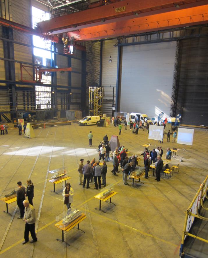 Pop up -näyttely raumalaisesta laivanrakennuksesta entisessä telakan hallissa 13.9.2014.