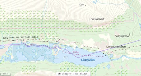 Liite retkisuunnitelmaan Kartat Reitti Nikkaluoktasta Kebnekaisen tunturiasemalle ja siitä huipulle on merkitty karttaan punaisella katkoviivalla.