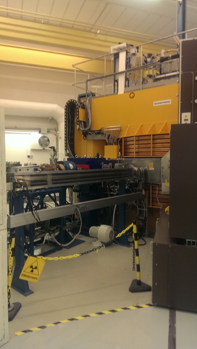 Hiukkasen valoa -valoteos Jyväskylän Fysiikanlaitoksen kiihdytinlaboratorio avaa ovet yleisölle!