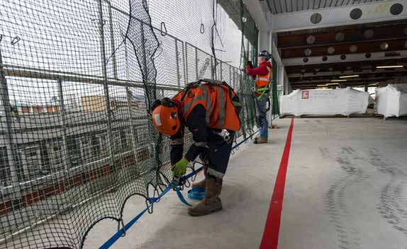 SUOJAVERKOT - TARVIKKEET CT2500/CT2501 Grippa Grippa on suunniteltu suojaverkkojen ripustamiseen vaakasuuntaisten teräspalkkien alapuolelle.