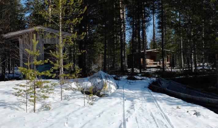 ALA-IRNIN RANTA-ASEMAKAAVA 9 ********************************** Kylmäluoman alueella on lukuisia vaellus-, kelkkailu-, latu. ym. reittejä. Niitä on jonkin verran myös Ala-Irnin eteläpuolella.