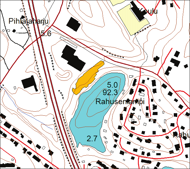 3 Rahusenlampi 1. Nimi ja sijainti Rahusenlampi Rahusenkangas N: 6979463 E: 27534591 ETRS-GK 27 Moottoritien ja pientaloalueiden välissä sijaitseva pienehkö lampi.