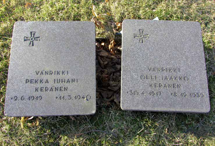 Sotavuodet 1939 1944 Kuva 38. Siiri ja Jaakko Keräsen kahden vanhimman pojan hautakivet Helsingin Hietaniemen sankarihautausmaalla.