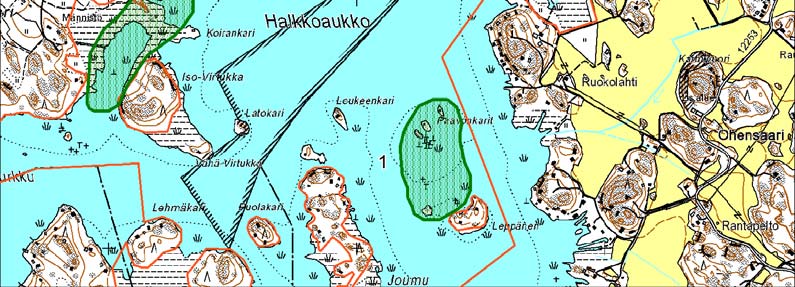 3.2 HALKKOAUKKO Halkkoaukon osa-alueella tehtiin pesintään viittaavia havaintoja 45 lintulajista, joiden parimääräksi tulkittiin 761 (taulukko 1).