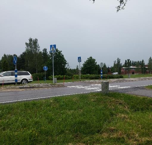Toreeninkulman kaavoitus Liikennetarkastelut 1.9.2016 VE0: nykyiset yhteydet Suojatie jätetään ennalleen.