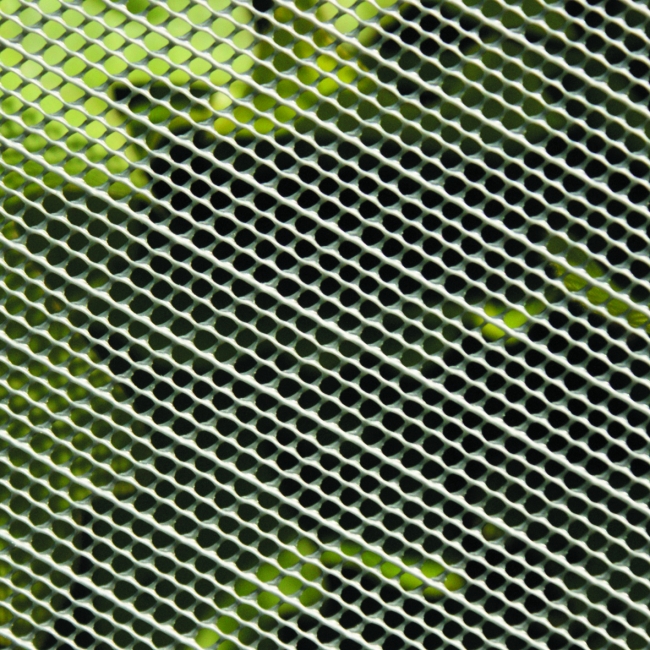 METALLIVERKOT JA HYÖNTEISVERKOT Muovinen hyönteisverkko, VALKOINEN UV-suojatusta HDPE-muovista valmistettu hyönteisverkko. Hyönteisverkkoa käytetään paikoissa, jotka halutaan suojata hyönteisiltä.