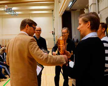 KaaPo:n kausi pakettiin - päättäjäisissä palkittiin kauden parhaat Kaarinan Poikien kausi 2014 paketoitiin tuttuun tapaan Hovirinnan koululla järjestetyissä päättäjäisissä.