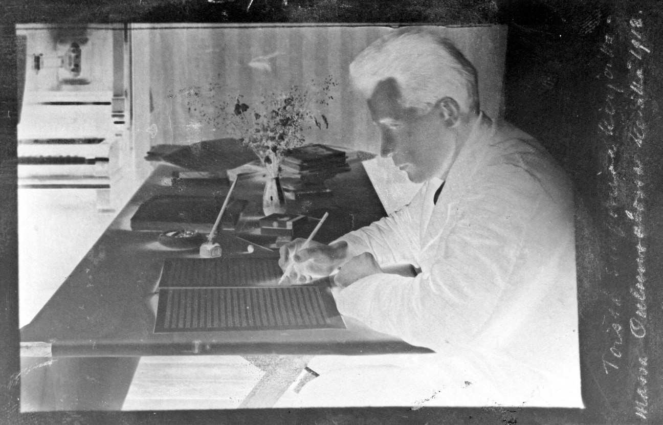Composing the Second Symphony in Oulunsalo in summer 1918.