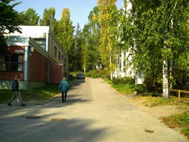 Kadun nimi: Katutyyppi: Maankäyttö: Klaneettipolku; Pelimannintien pohjoispuoli Kevyen liikenteen väylä kerrostaloalue Kaupunkikuvallinen luonne Korkeiden asuintalojen, asukastalon ja