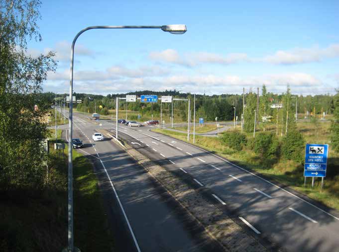 3. Vaihtoehdot Vaihtoehdot on muodostettu alustavien tavoitteiden, aikaisempien suunnitelmien ja selvitysten sekä suun- tarkastelujaksoon: Naantalin vaihtoehdot ja Raision vaihtoehdot, jossa