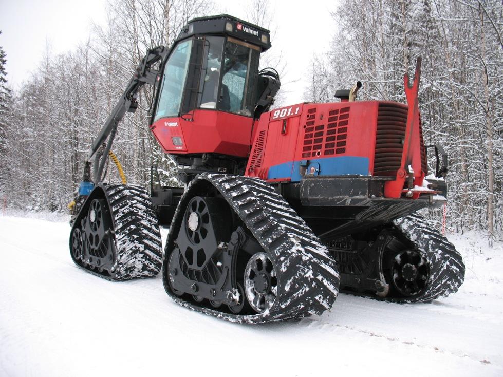 3.4 Jälkiasennettavat telastot 8 Wetla track on Metsäurakointi Piirainen Oy:n kehittämä telastoratkaisu ja se on suunniteltu toimimaan pehmeiden maiden puunkorjuussa.