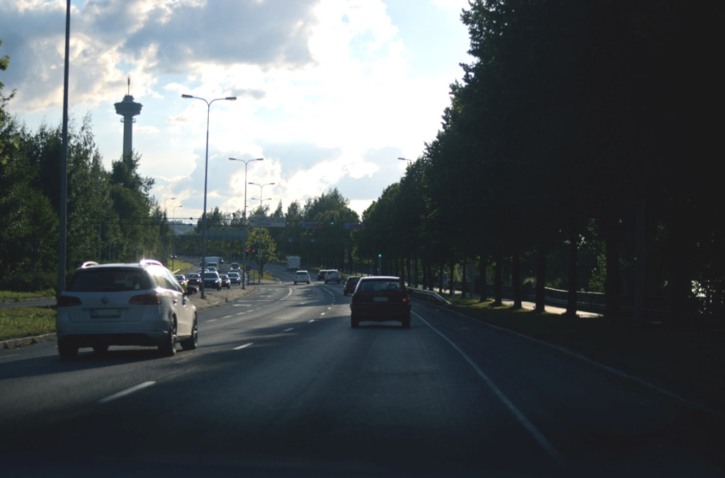 EEA Report 10 /2012) esim. vuosina 2001-2010 ajoneuvojen NOx -kokonaispäästö laski Euroopassa -27 %, mutta typpidioksidipitoisuudet (NO 2 ) tienvarsi-mittausasemilla vain -8 %.