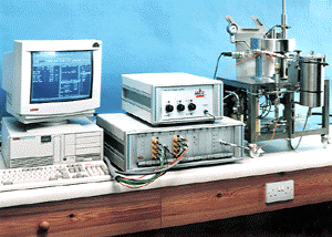 Mittausmenetelmiä Adiabatic Calorimetry, AdC lämmönsiirto näytteen ja ympäristön välillä on minimoitu tarkastelun kohteina ovat lämpötilan ja paineen