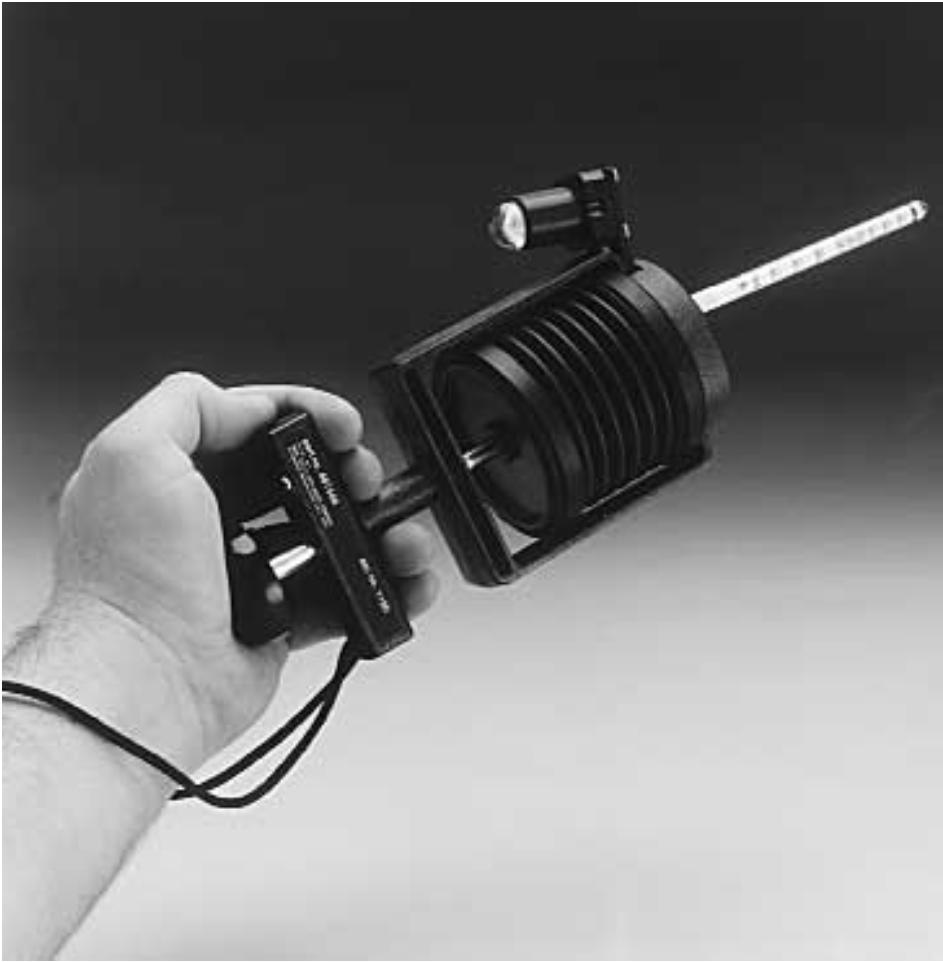 10 (26) Kuva 3. Kitigawa Gas Detector Tube System-näytteenottopumppu 4.1.3 MSA Saksalainen MSA Auer GmbH valmistaa myös analyysiputkia.