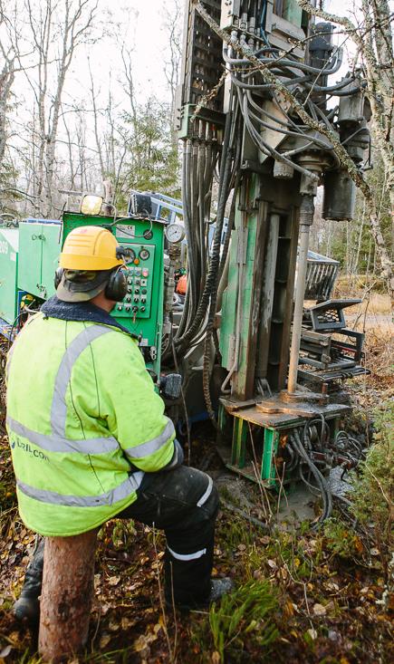 Tulevat tutkimukset Alustavat luontokartoitukset Geologiset tutkimukset maan pinnalla Tutkimusluvat Kairauksille ja muille tutkimuksille tarvitaan maa- tai vesialueen omistajan lupa Tutkimuslupaa